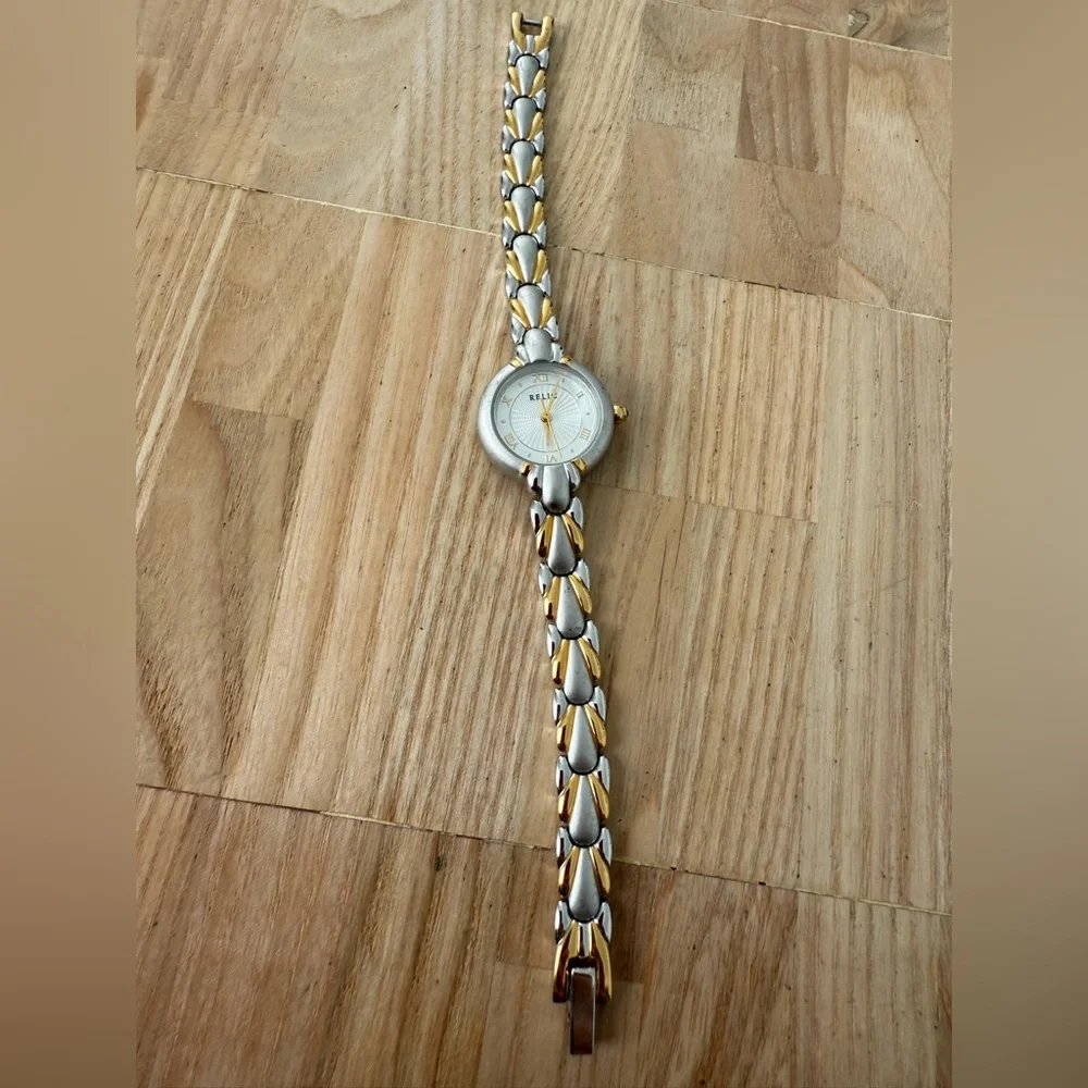 Relic ladies two tone watch NEW BATTERY